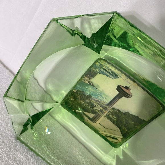 Vintage Skylon Niagara Falls Canada Large Cut Green Glass Ashtray Trinket Dish - Picture 7 of 12